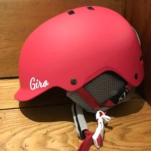 Giro youth downhill ski helmet and Smith goggles